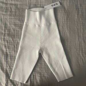 525 America
NWT 
Size XS
White Ribbed bike short